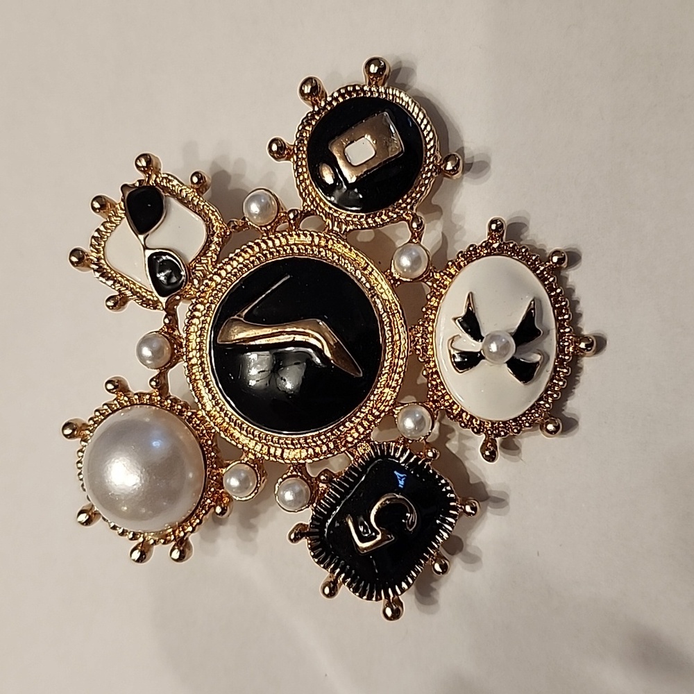 Brooch